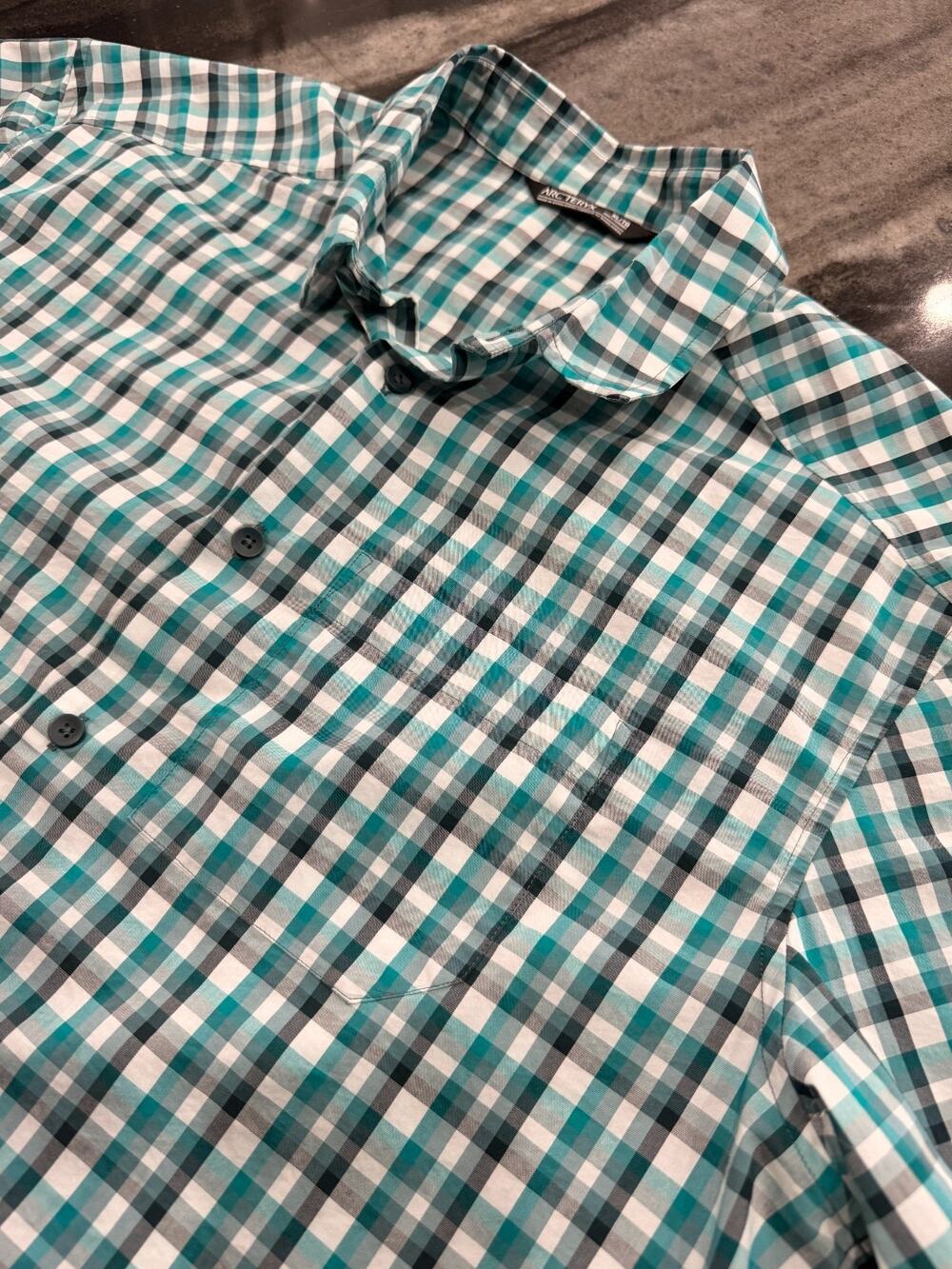 Arc'teryx Peakline Men's XL Gray Teal Plaid Short Sleeve Hiking Shirt